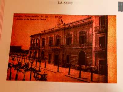 �Il Margherita � racconta Altomare �, chiamato cos� in onore dell�omonima regina di Savoia, fu inaugurato in corso Cavour nel 1898 nell�edificio che ospita oggi l�Istituto tecnico Pitagora. Nel 1925 poi la Provincia, proprietaria dell�edificio, decise di mandare via le sorelle, che si spostarono cos� nell�attuale struttura�